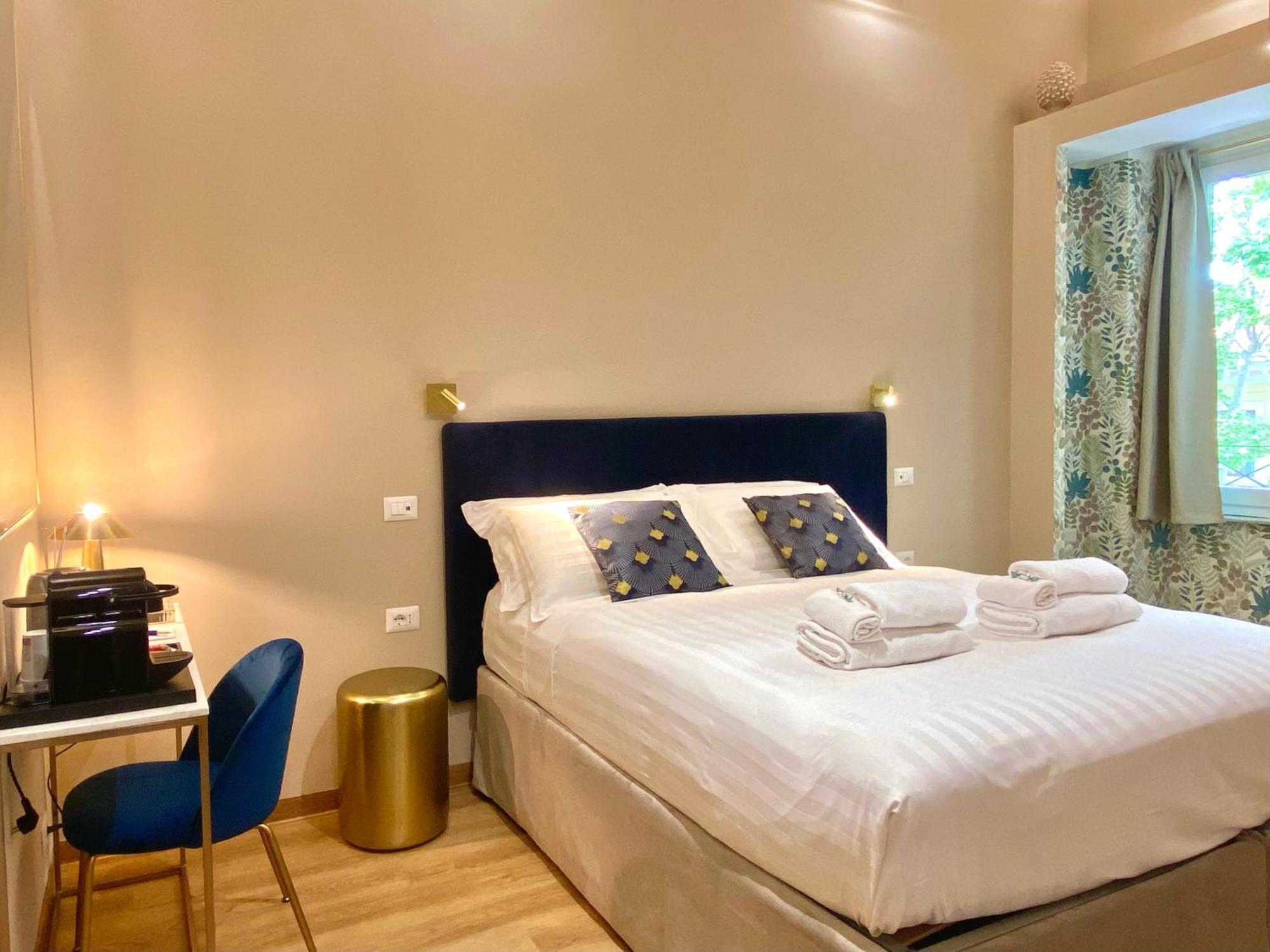 Queen Of Rome Luxury Rooms Exterior photo