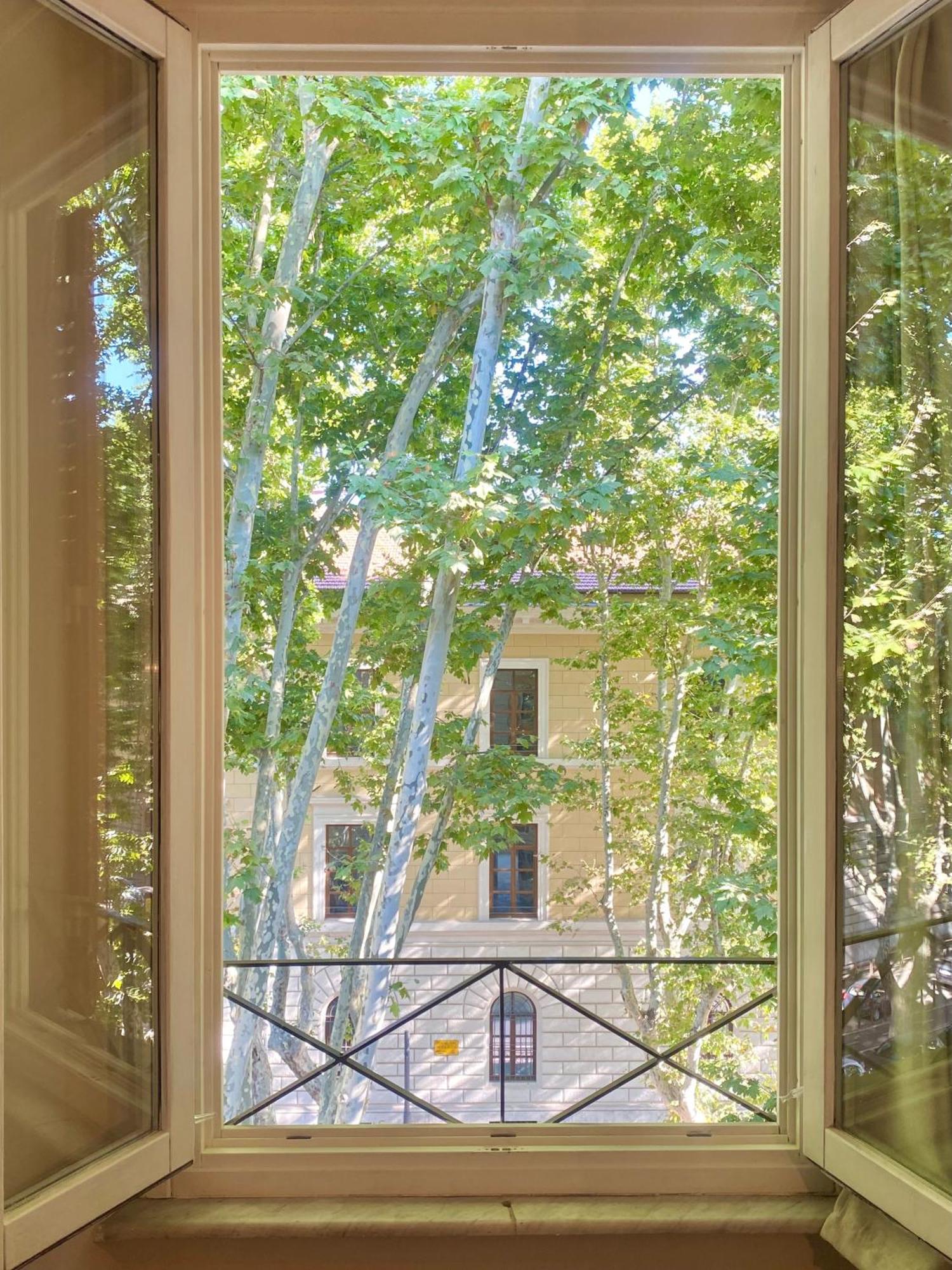 Queen Of Rome Luxury Rooms Exterior photo