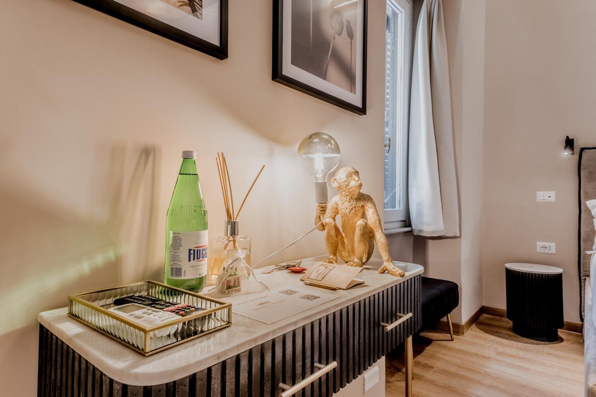 Queen Of Rome Luxury Rooms Exterior photo